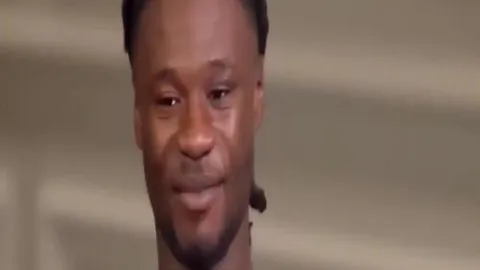 李新翔助威三球，海港客场与西海岸战成平局